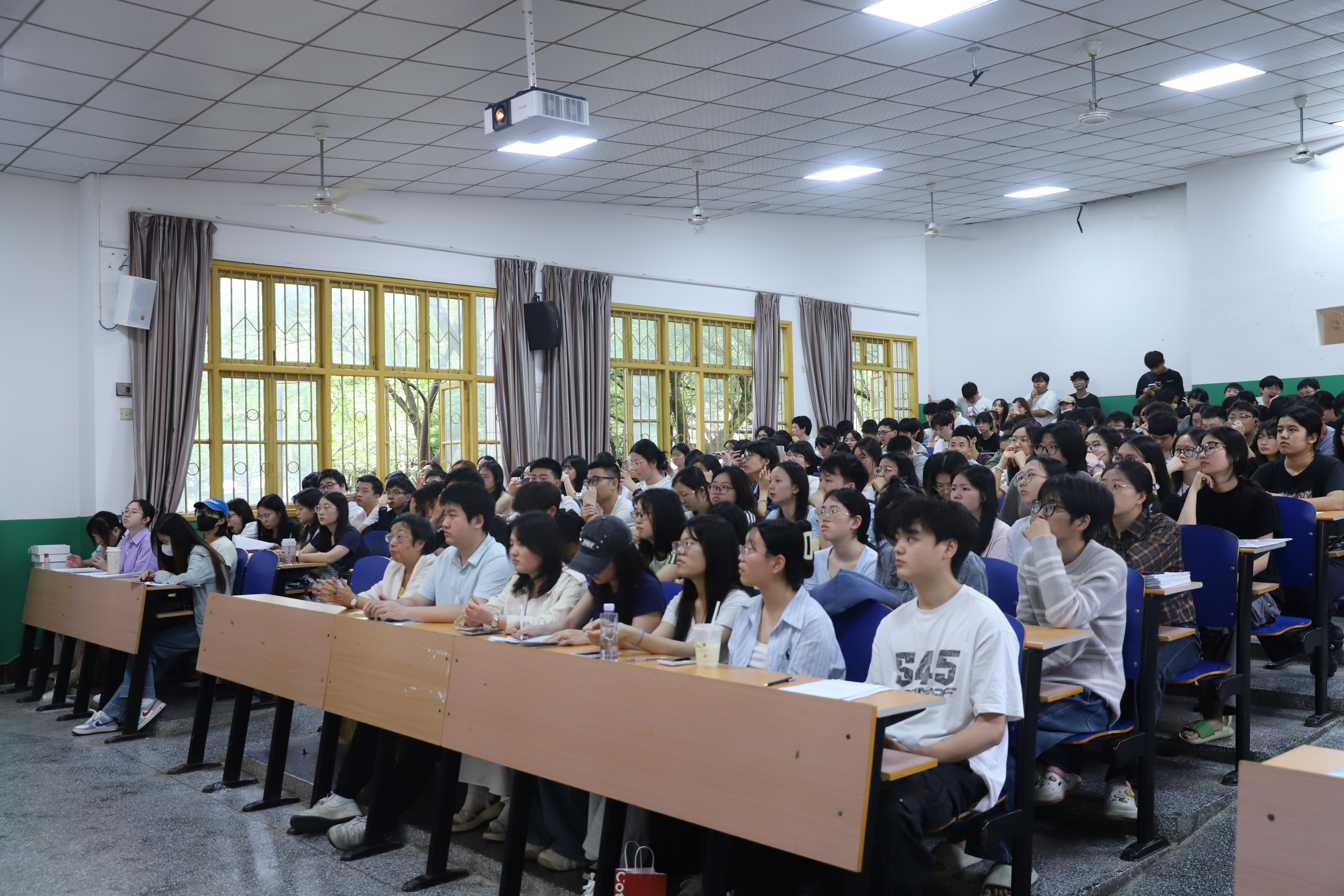 图为毕业大会现场(1).jpg